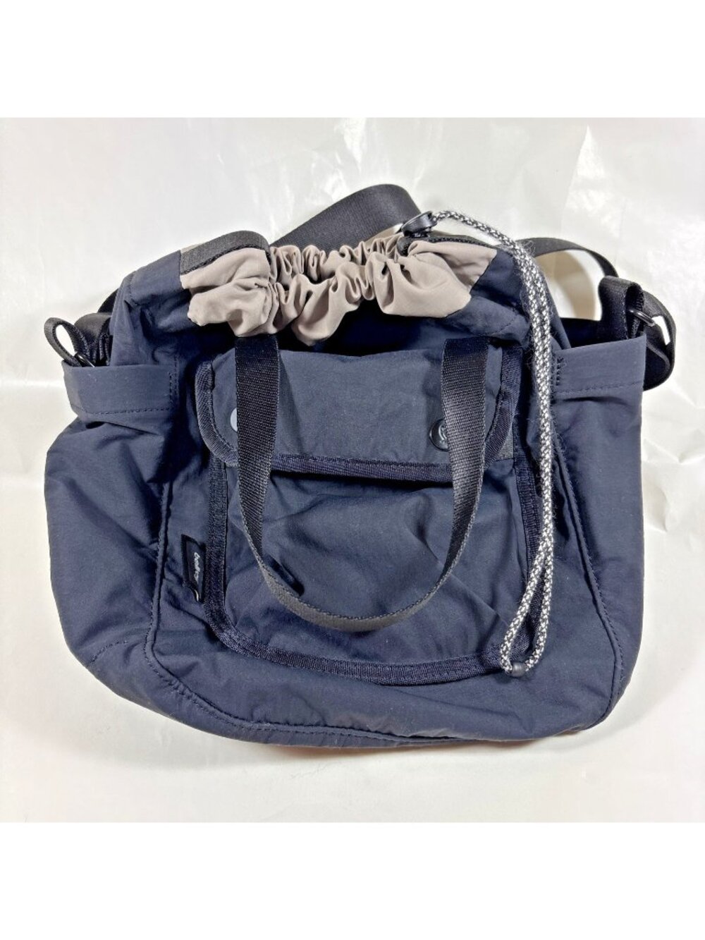 Bellroy Cinch Bucket Bag Black Everyday Crossbody Bag